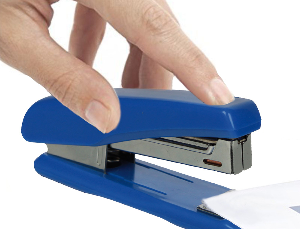 Agrafador q-connect kf-11064 plastico azulcapacidade 25 folhas ( Imagem 4 de 4 ) - Preview