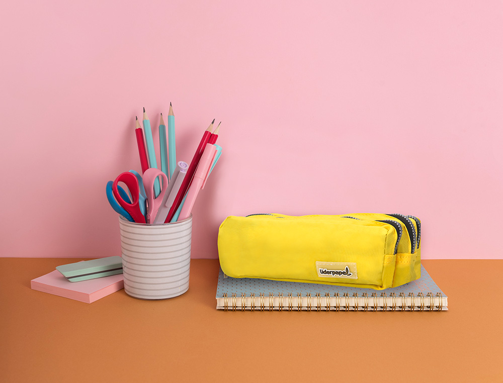 Estojo Escolar Liderpapel - Retangular 3 bolsos - Amarelo Pastel -185x55x70 mm ( Imagem 3 de 8 ) - Preview