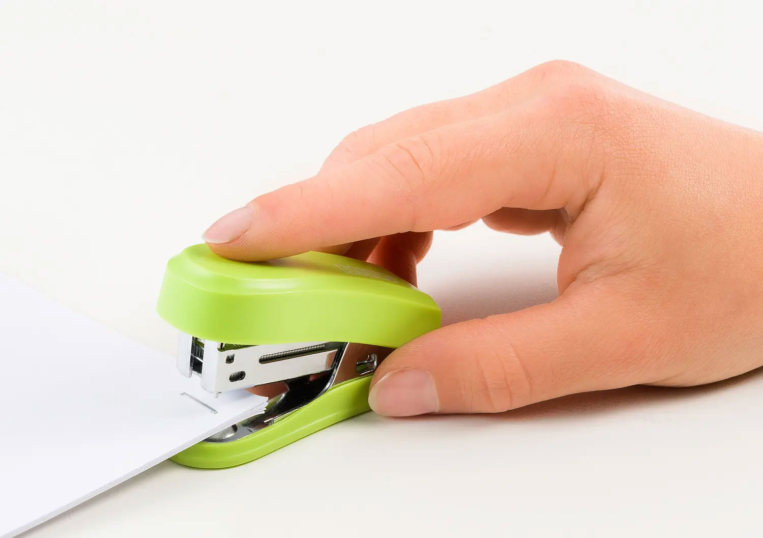 Agrafador Novus Mini Verde+1 Cx. Agrafes 24/6 ( Imagem 3 de 3 ) - Preview