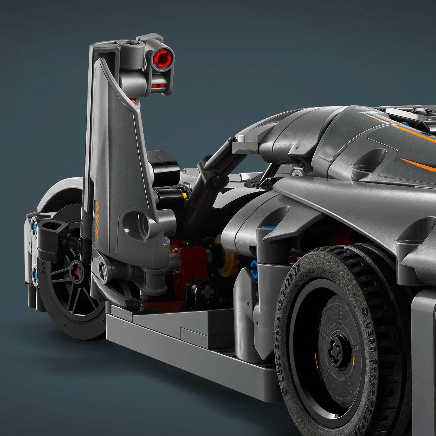 LEGO Technic 42173 - Hipercarro Cinzento Koenigsegg Jesko Absolut ( Imagem 4 de 6 ) - Preview