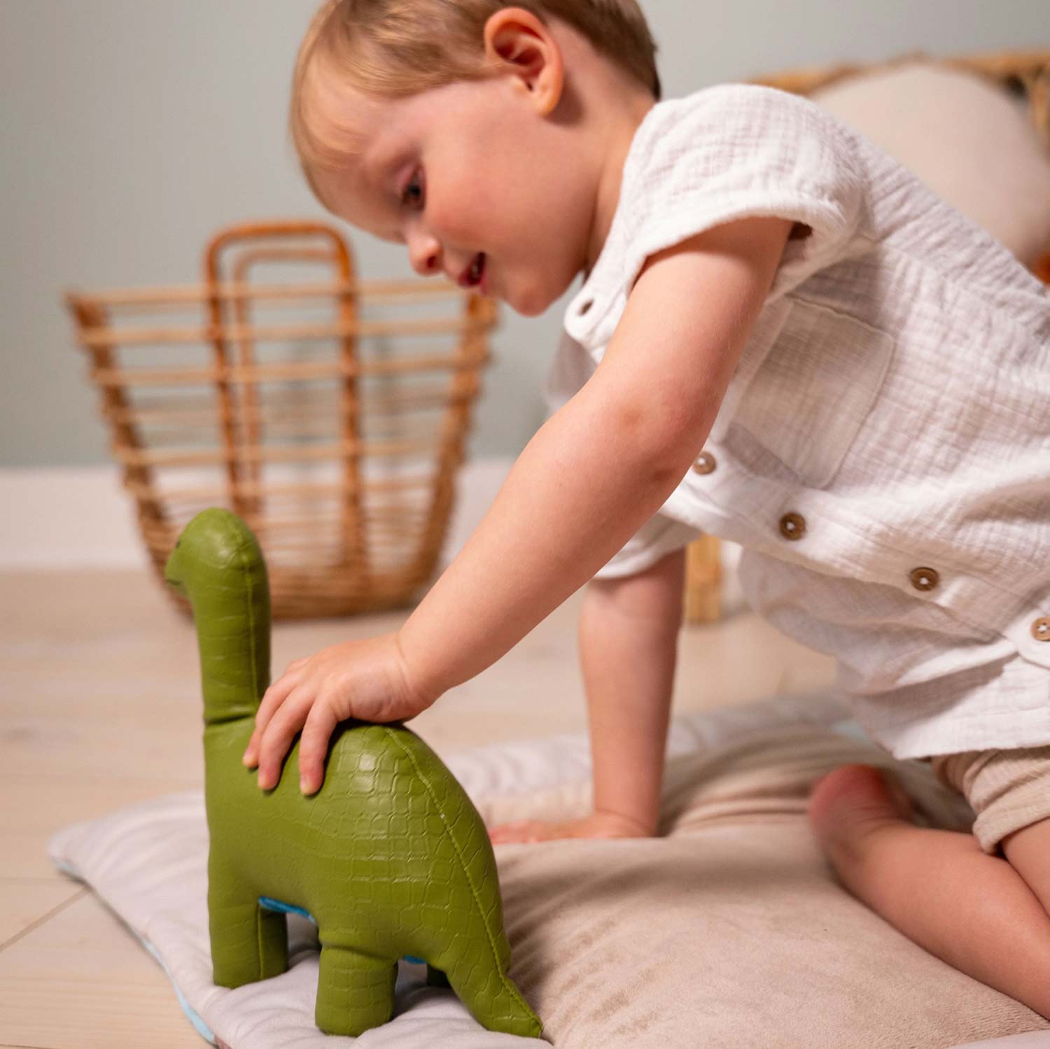 Peluche Little Big Friends Heitor O Braquiossauro 22Cm 304621 ( Imagem 4 de 4 ) - Preview