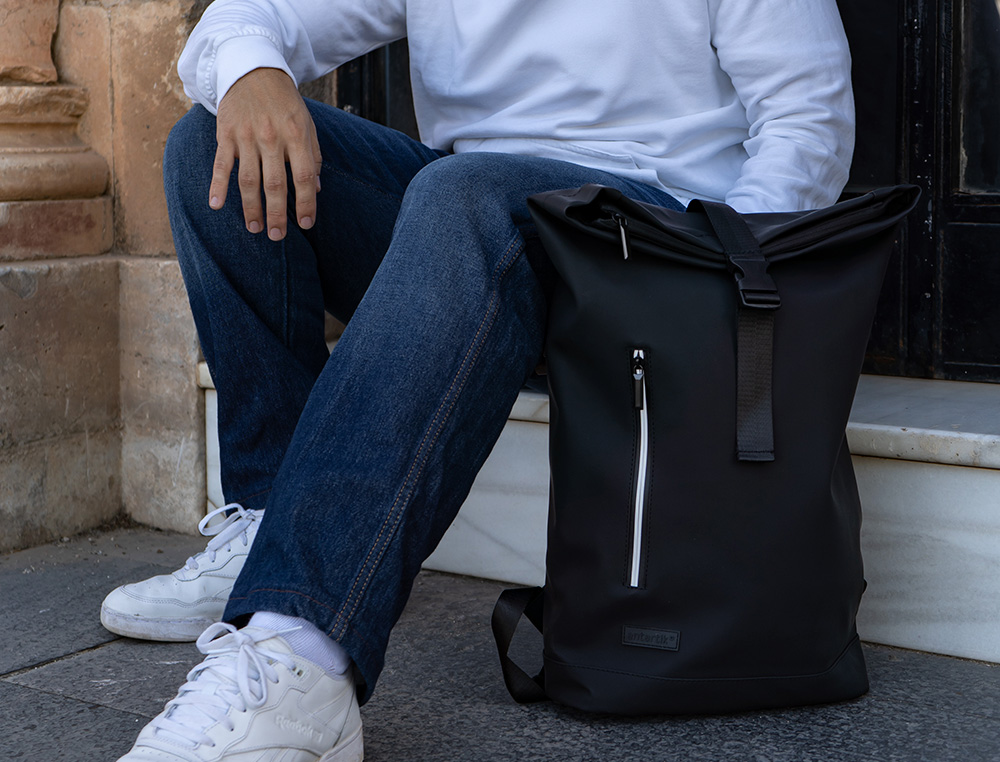 Mochila antartik waterproof enrolavel desenho casual cor preto 480x130x280 mm ( Imagem 2 de 13 ) - Preview