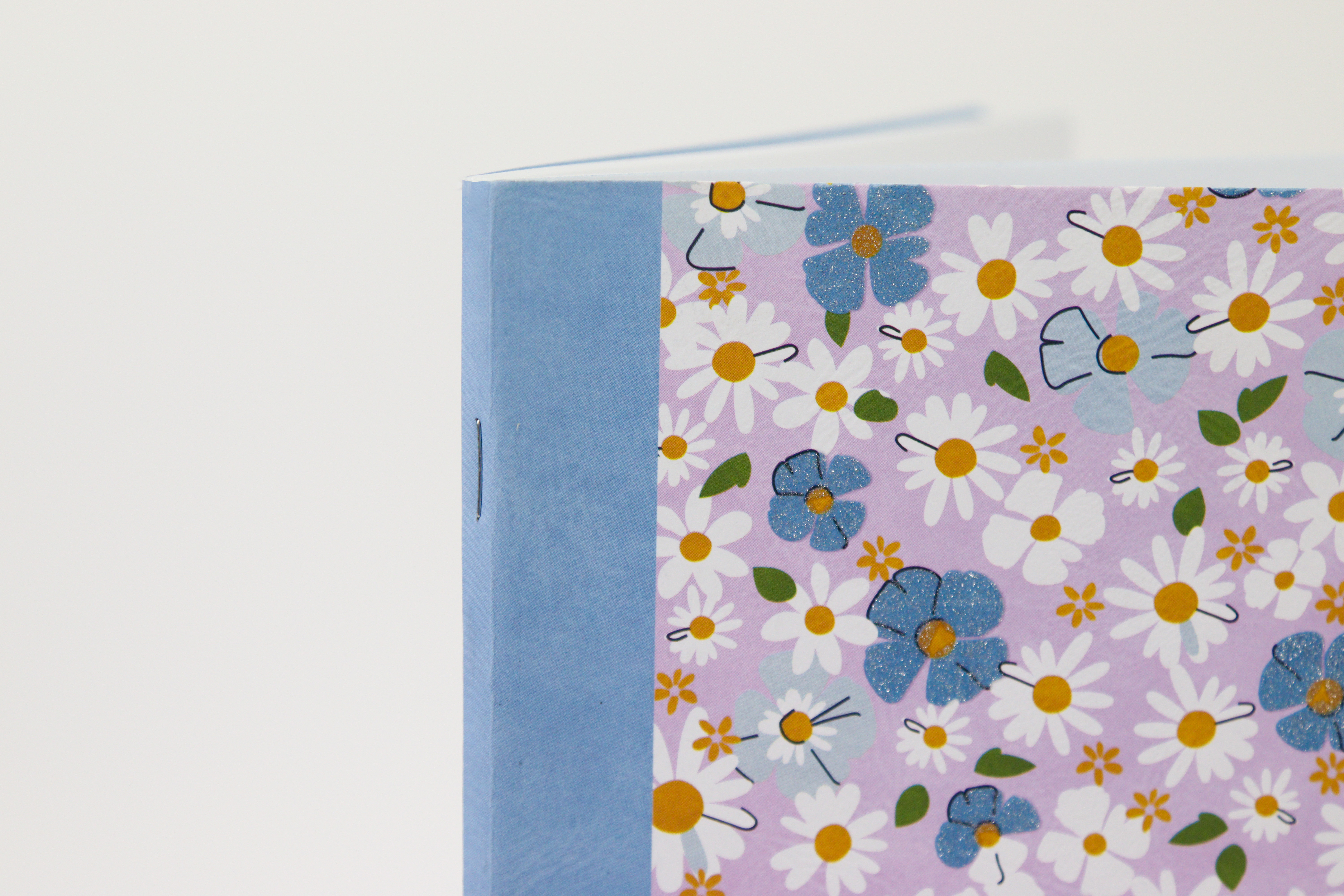 Caderno Agrafado A4 48f/90g Pautado B'LOG FLOWERS ( Imagem 3 de 5 ) - Preview