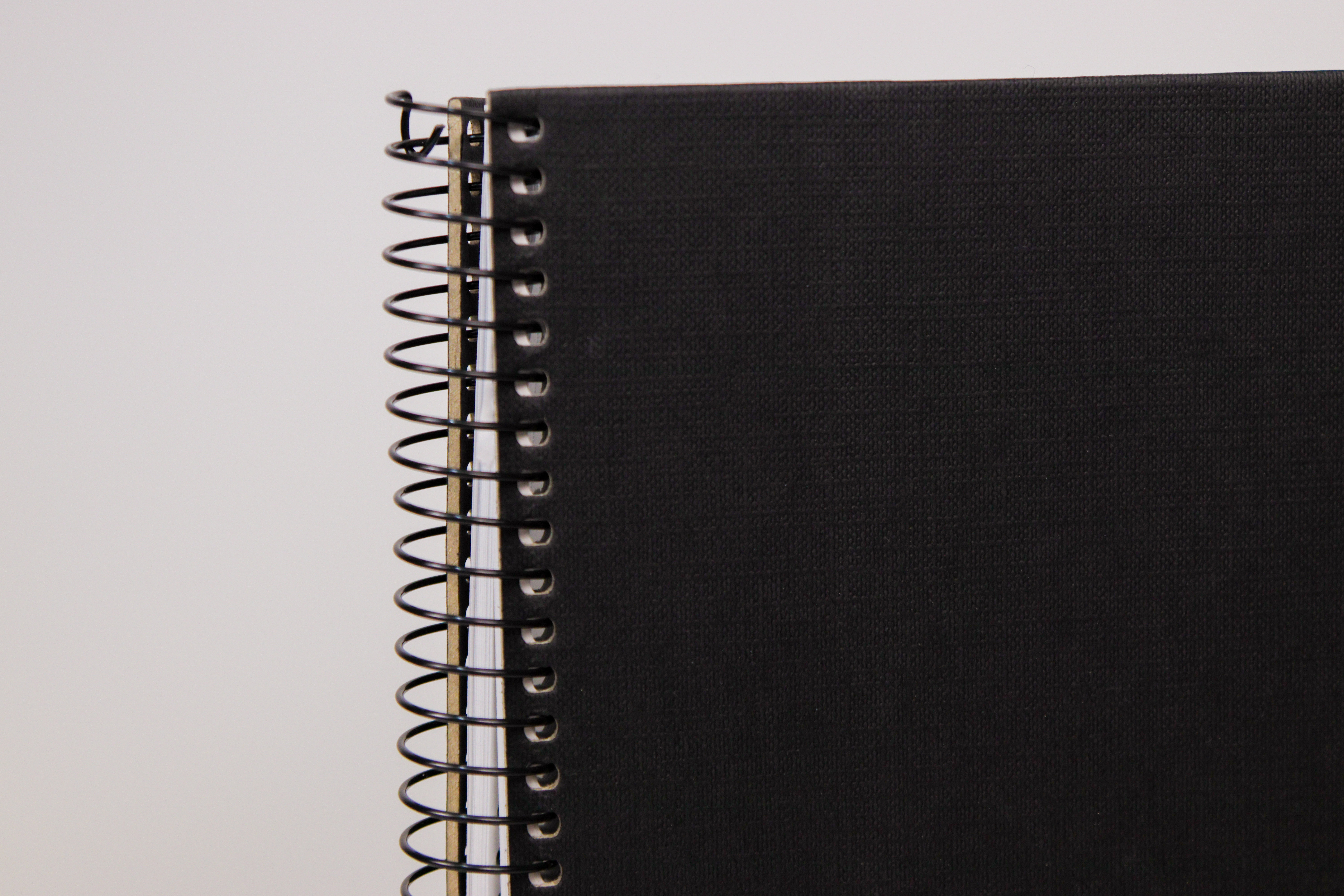 Caderno Espiral Capa Dura A4 80f/90g Pautado Bandas Cor VAULT ( Imagem 5 de 5 ) - Preview