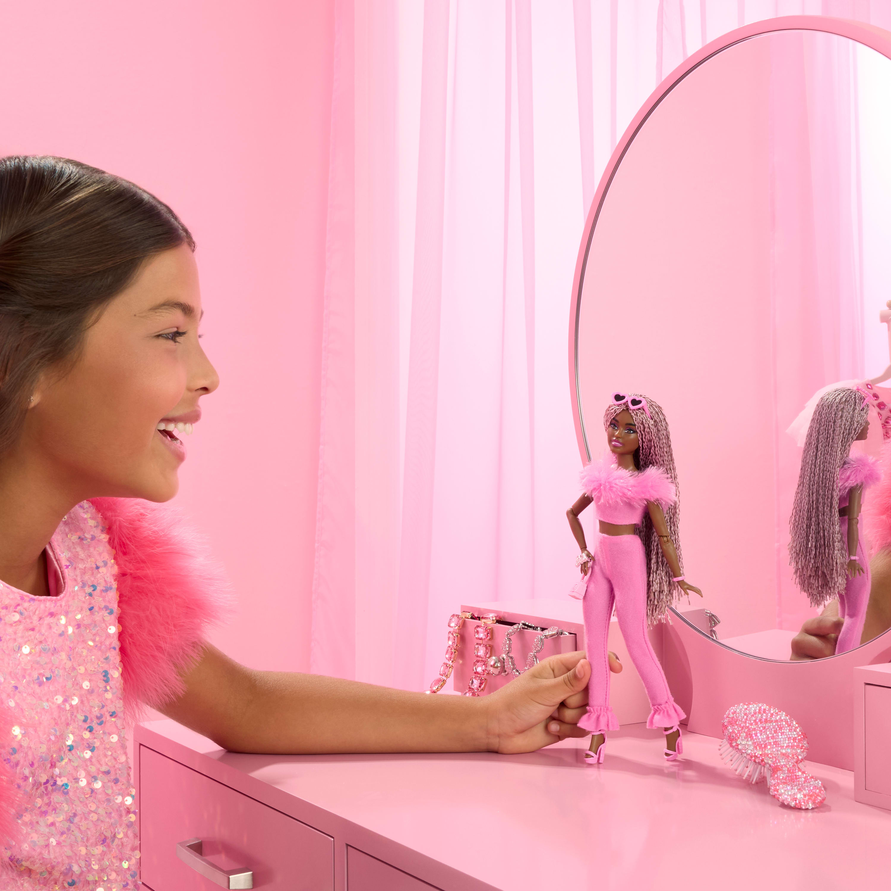 Barbie Deluxe Style Com Trancas Mattel Hyv24/Hyv28 ( Imagem 2 de 4 ) - Preview
