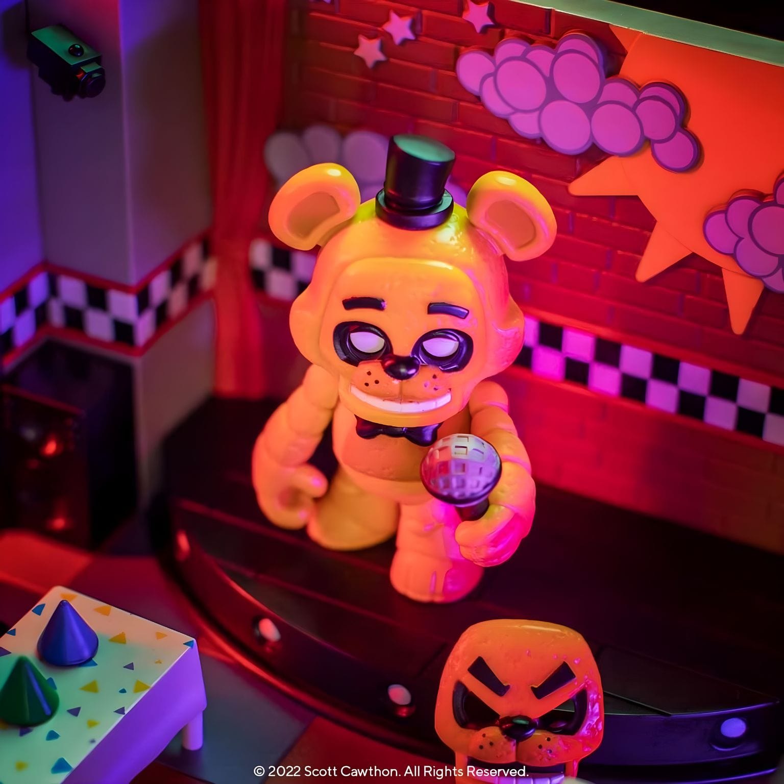 Five Nights at Freddy's - Freddy Dourado com Sala de Armazenamento ( Imagem 4 de 4 ) - Preview