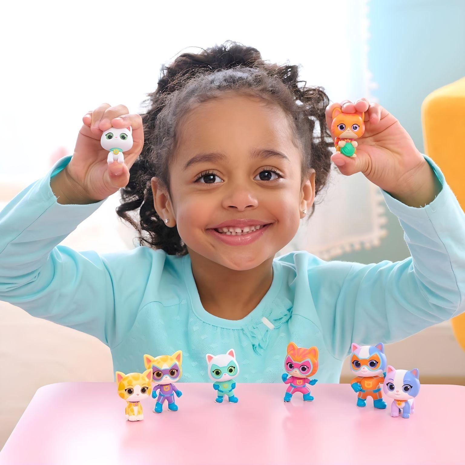 Cápsula Surpresa figura SuperKittens ( Imagem 4 de 4 ) - Preview
