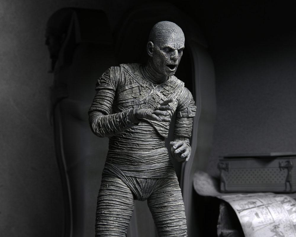 Action-Figure Universal Monsters Ultimate The Mummy (Black & White) 18 cm ( Imagem 3 de 4 ) - Preview