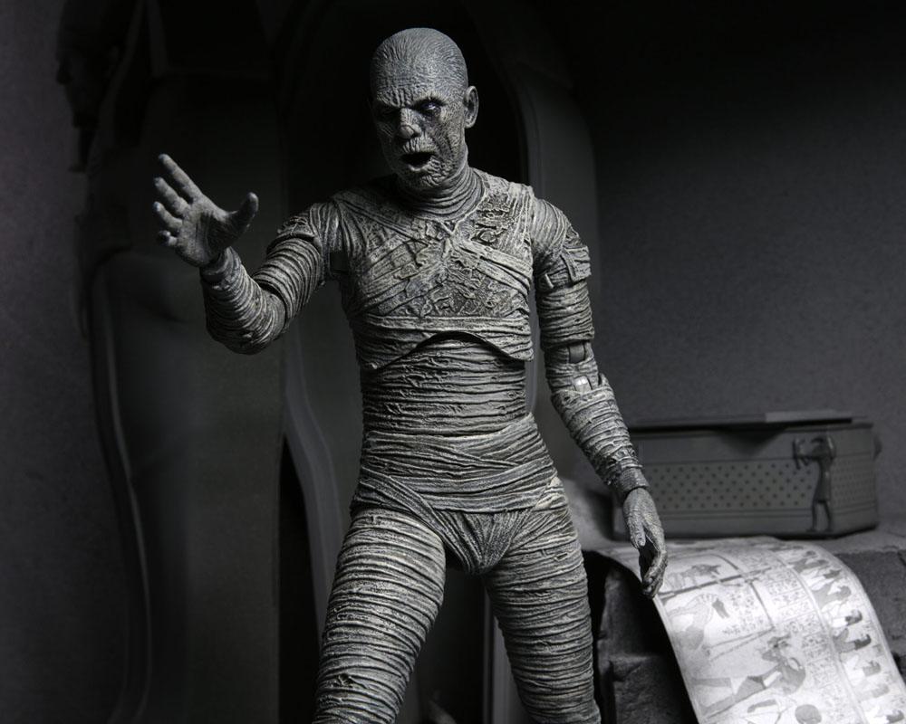 Action-Figure Universal Monsters Ultimate The Mummy (Black & White) 18 cm ( Imagem 4 de 4 ) - Preview