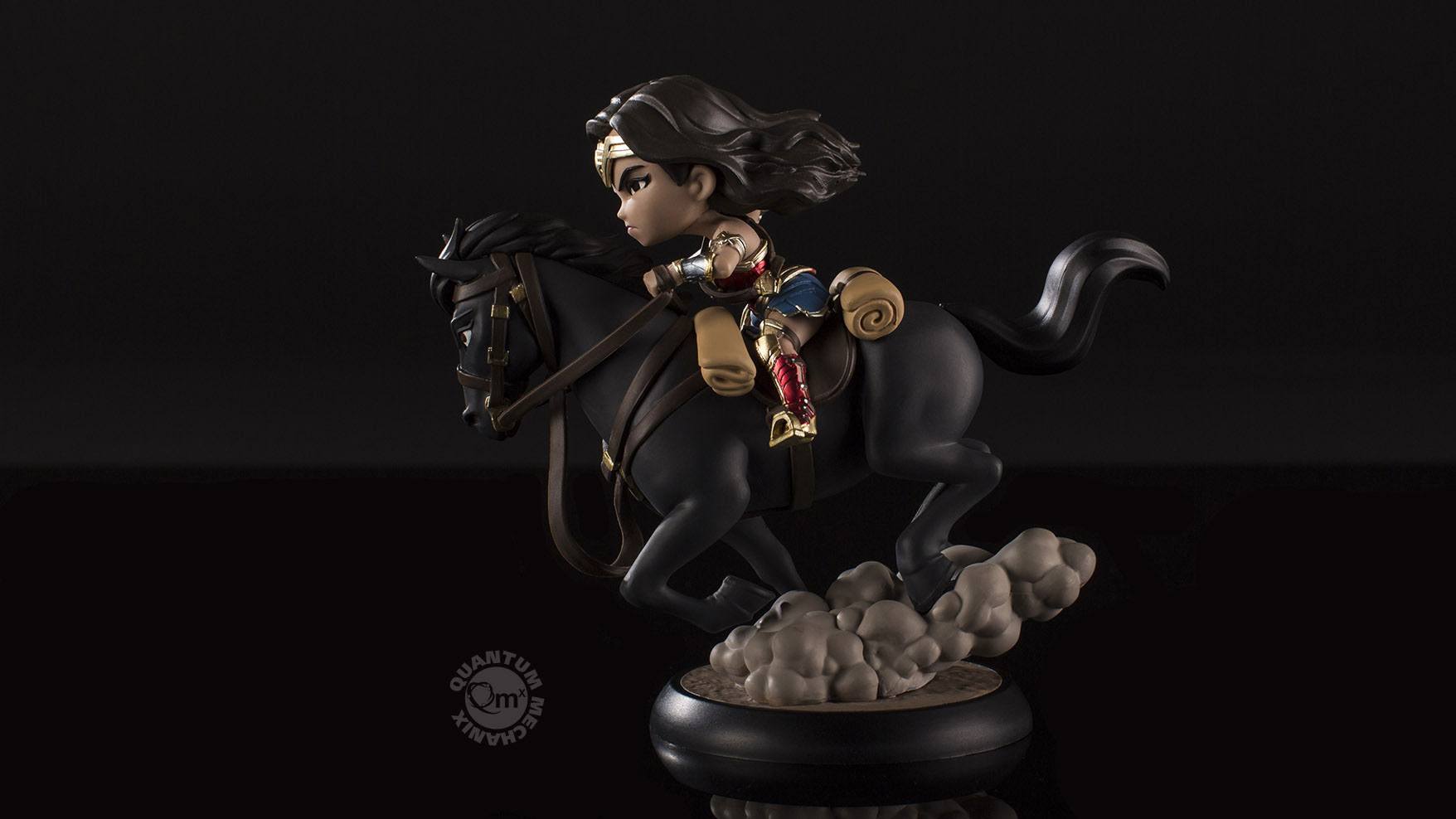 Action-Figure Qfig Dc Comics Mulher-Maravilha A Cavalo ( Imagem 4 de 4 ) - Preview