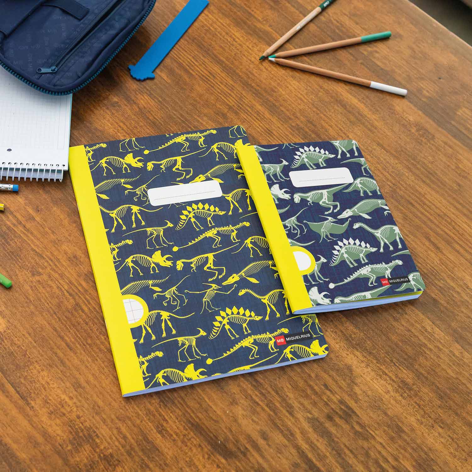 Caderno A5 Agrafado Miquelrius Fossil Dinos Pautado 48Fl 90G Mr8368 ( Imagem 4 de 4 ) - Preview