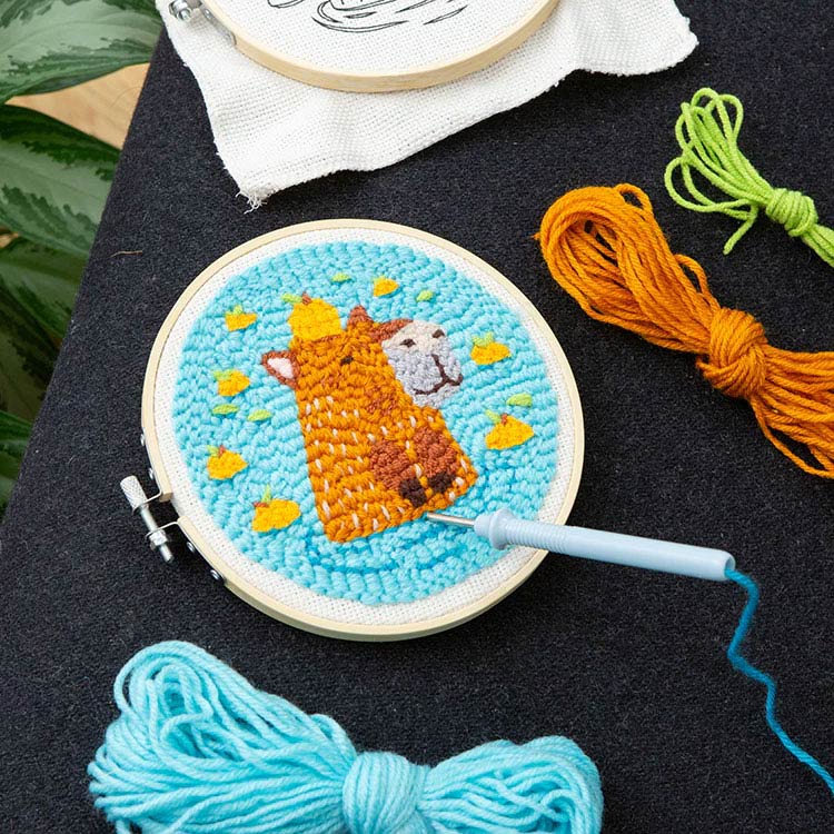 Kit Punch Needle Kikkerland Com Moldura Circular 15Cm Capivara Blister Gg279 ( Imagem 3 de 3 ) - Preview