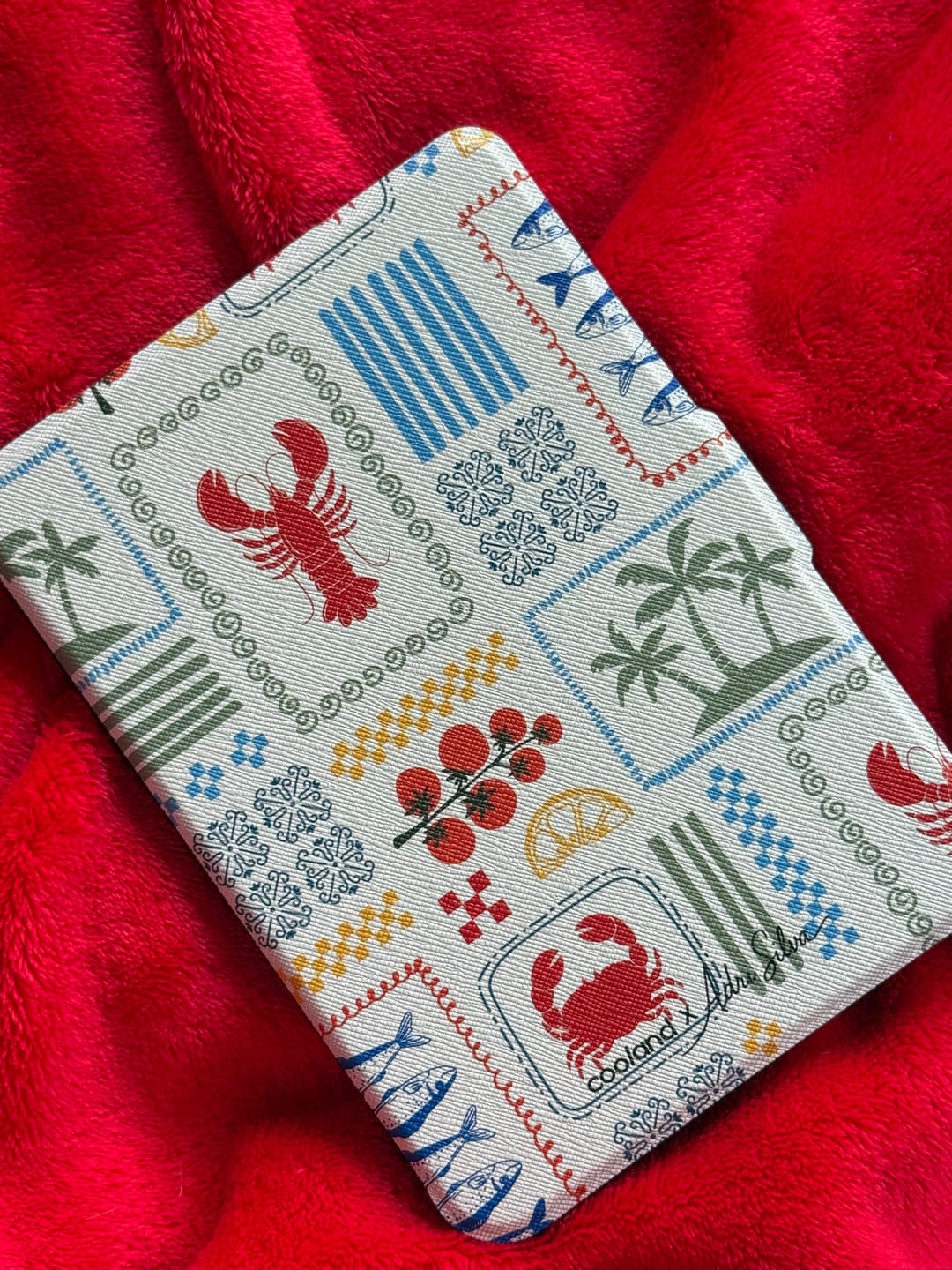 Capa COOLAND X ADRI SILVA V2 para Kobo Libra Colour/2 ( Imagem 2 de 4 ) - Preview