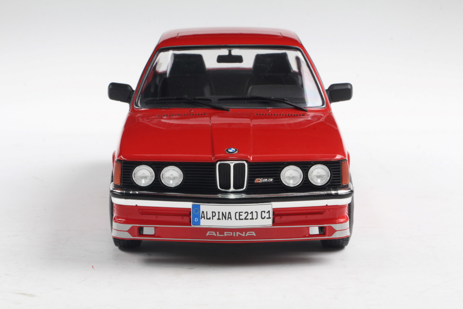 Solido BMW Alpina E21 C1 2.3 1980 Red 1/18 ( Imagem 4 de 4 ) - Preview