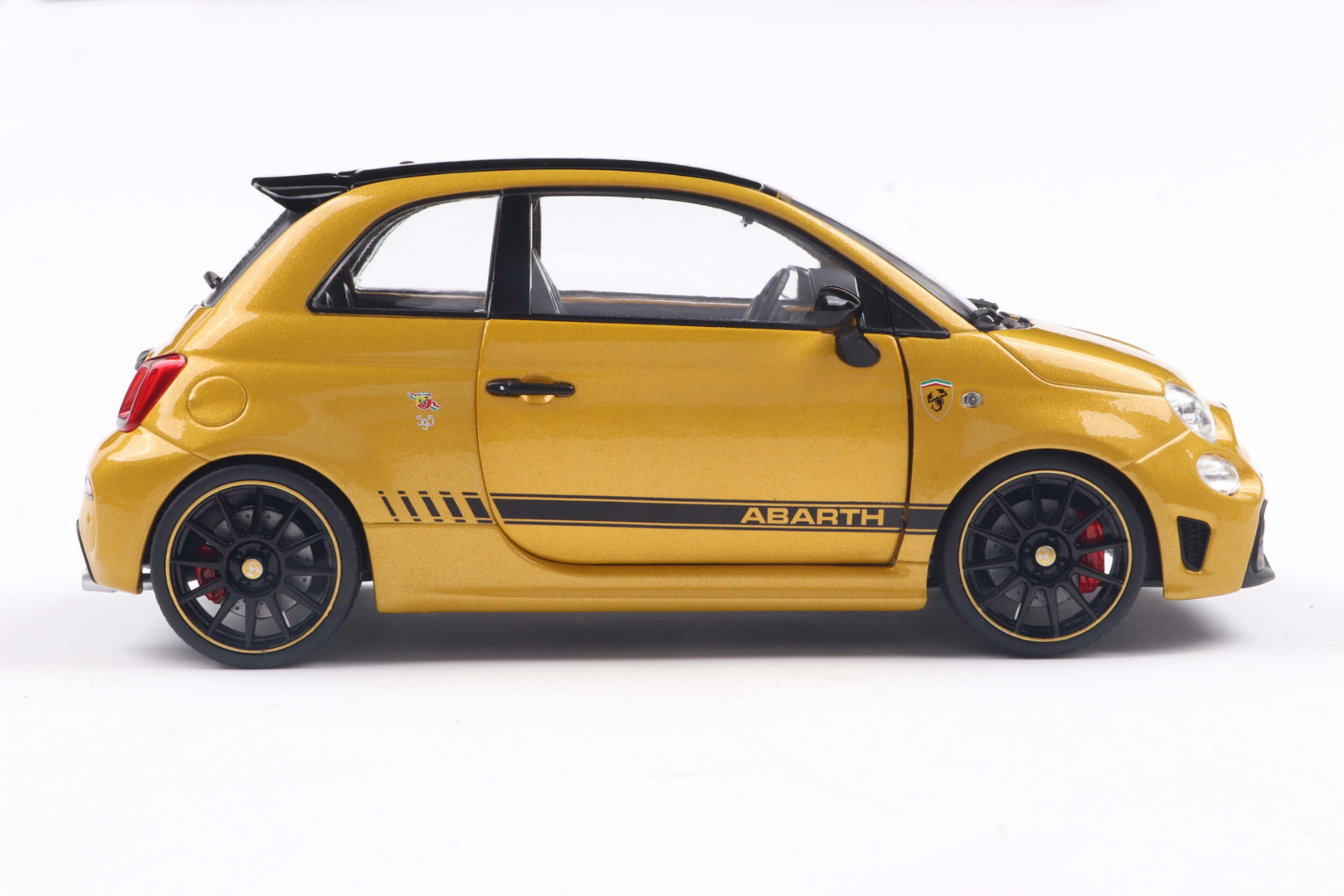 Solido Fiat F595 Abarth 2024 Solido Works Yellow 1/18 ( Imagem 2 de 4 ) - Preview