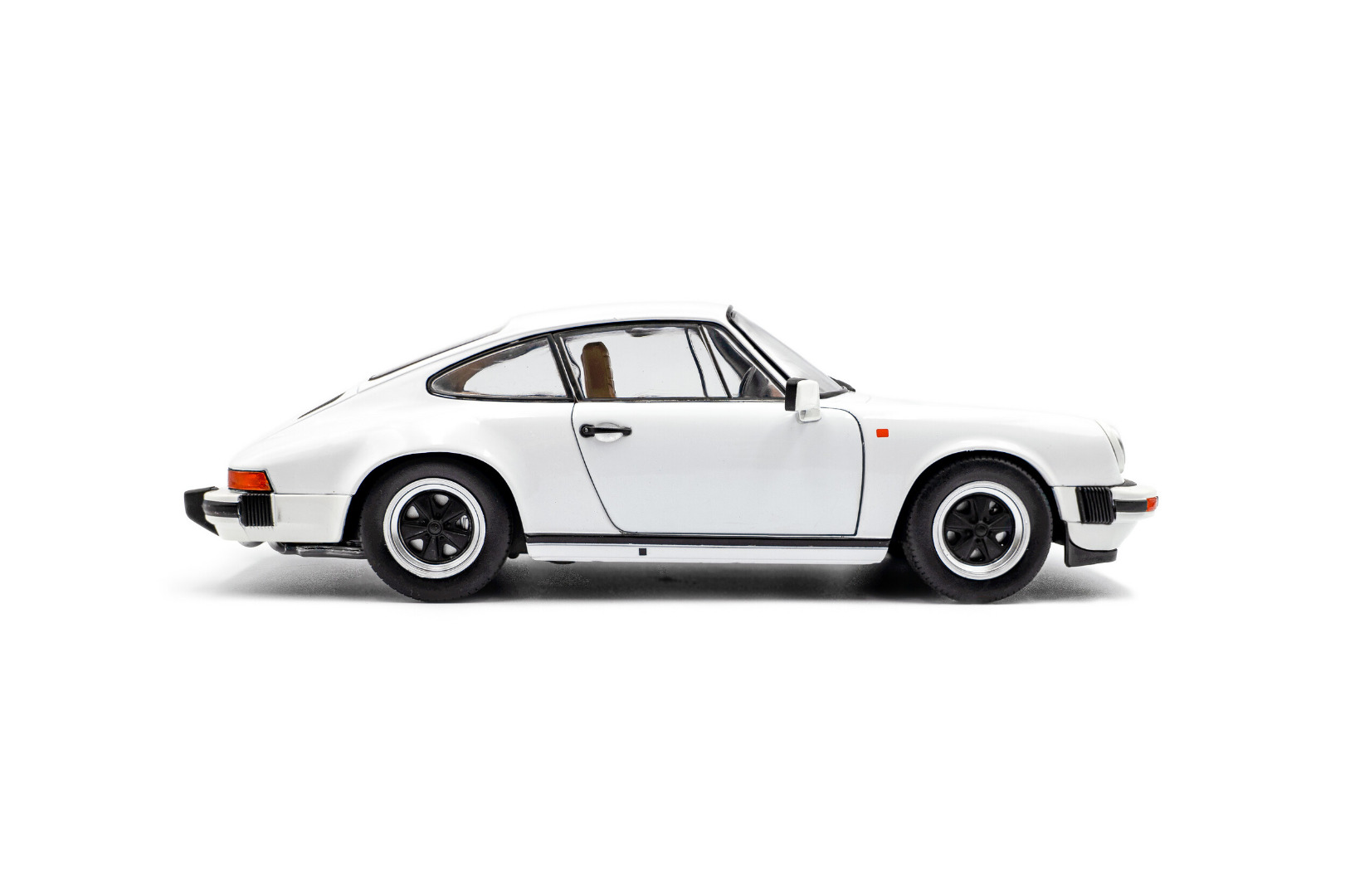 Solido Porsche 911 (930) 3.0 SC 1974 1:18 ( Imagem 4 de 4 ) - Preview