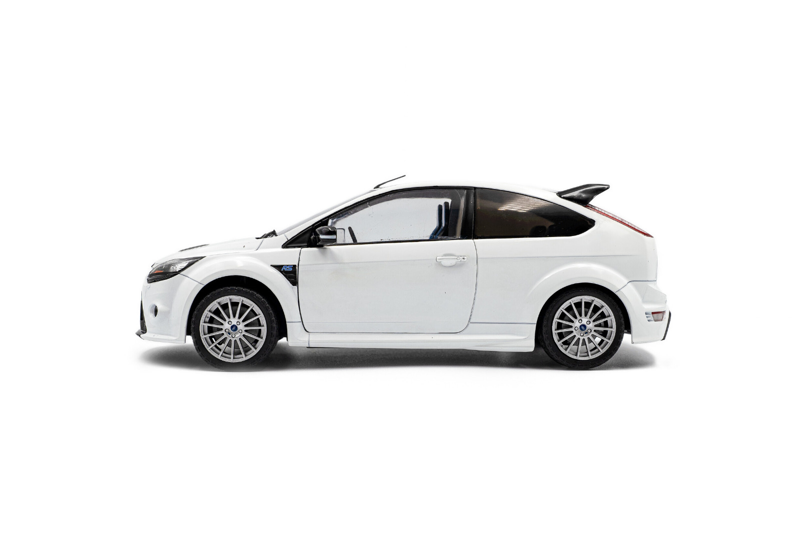 Solido Ford Focus RS MK2 2009 Branco 1:18 ( Imagem 3 de 4 ) - Preview