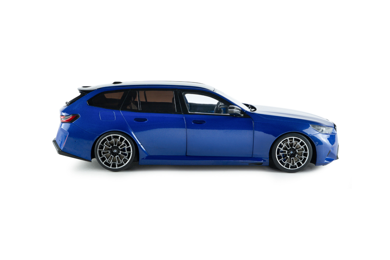 Solid BMW M5 Touring (G99) Metallic Blue 1/18 ( Imagem 2 de 4 ) - Preview