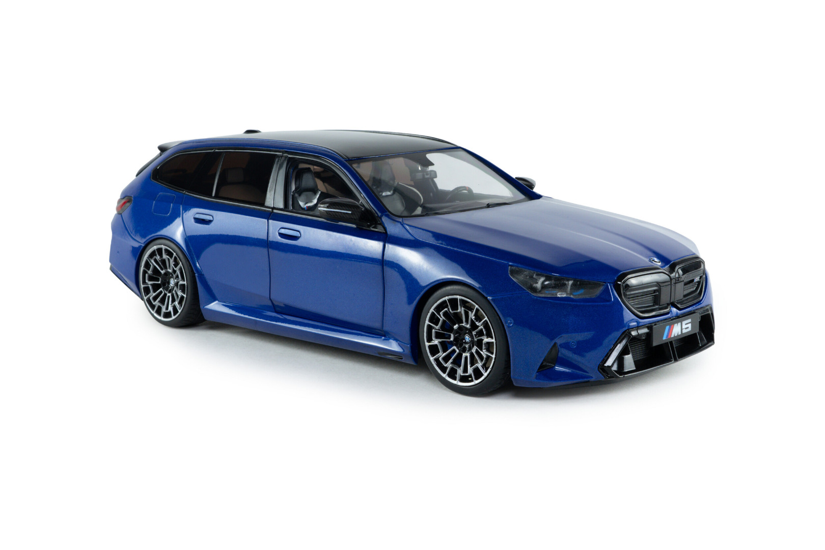 Solid BMW M5 Touring (G99) Metallic Blue 1/18 ( Imagem 3 de 4 ) - Preview