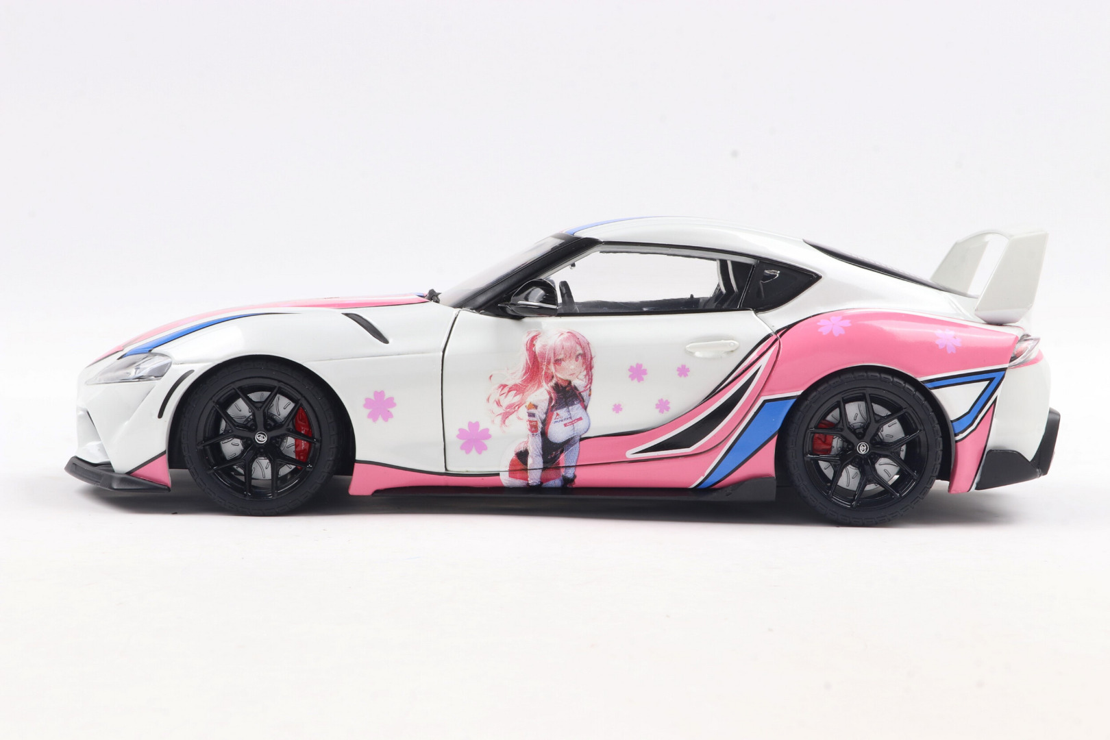 Solido Toyota GR Supra Works Itasha 2024 1:18 ( Imagem 2 de 4 ) - Preview