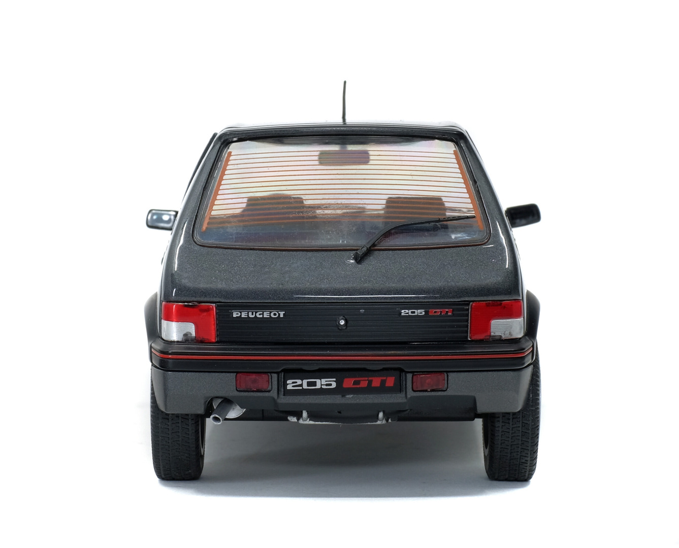Solid PEUGEOT 205 GTI 1.9L MK2 - GRIS MAGNUM - 1990 1:18 ( Imagem 3 de 4 ) - Preview