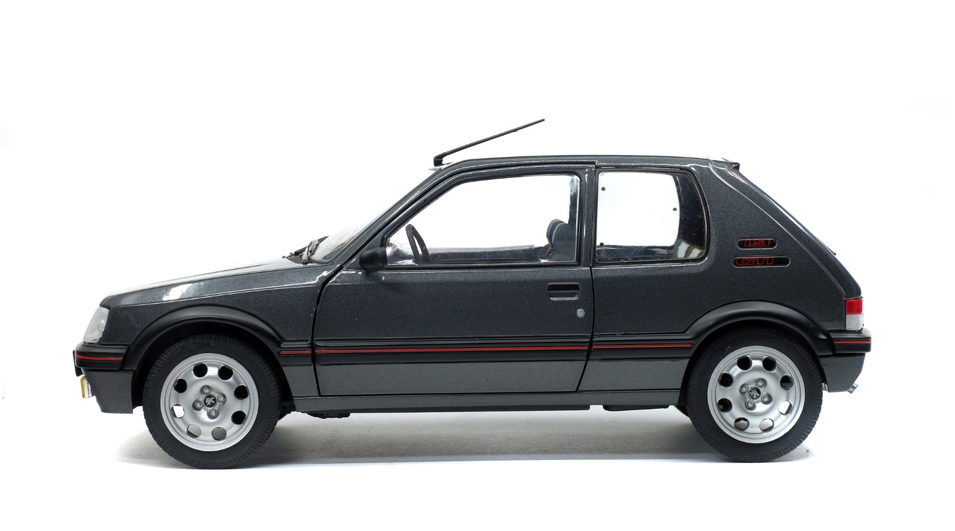 Solid PEUGEOT 205 GTI 1.9L MK2 - GRIS MAGNUM - 1990 1:18 ( Imagem 4 de 4 ) - Preview