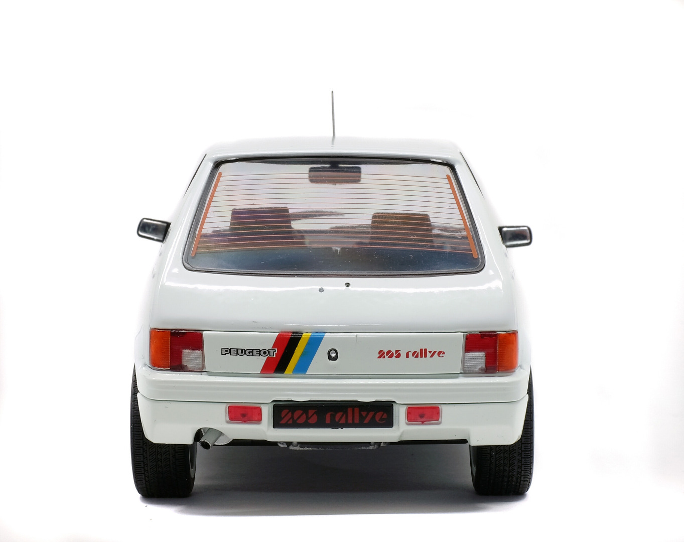 Solido Peugeot 205 Mk.1 1.3L Rallye - 1988 1:18 ( Imagem 2 de 3 ) - Preview
