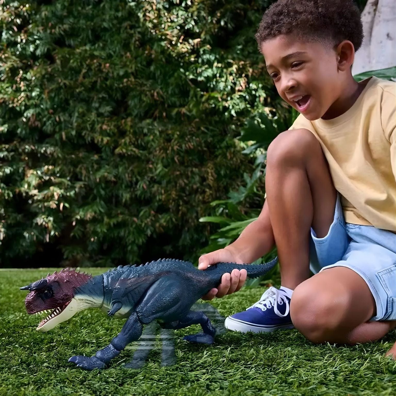 Jurassic World Carnotaurus ataque e devora ( Imagem 4 de 4 ) - Preview